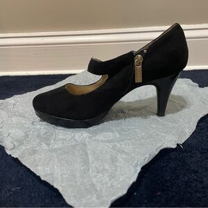 Bandolino Black Mini Platform Women's Heels Side Zip